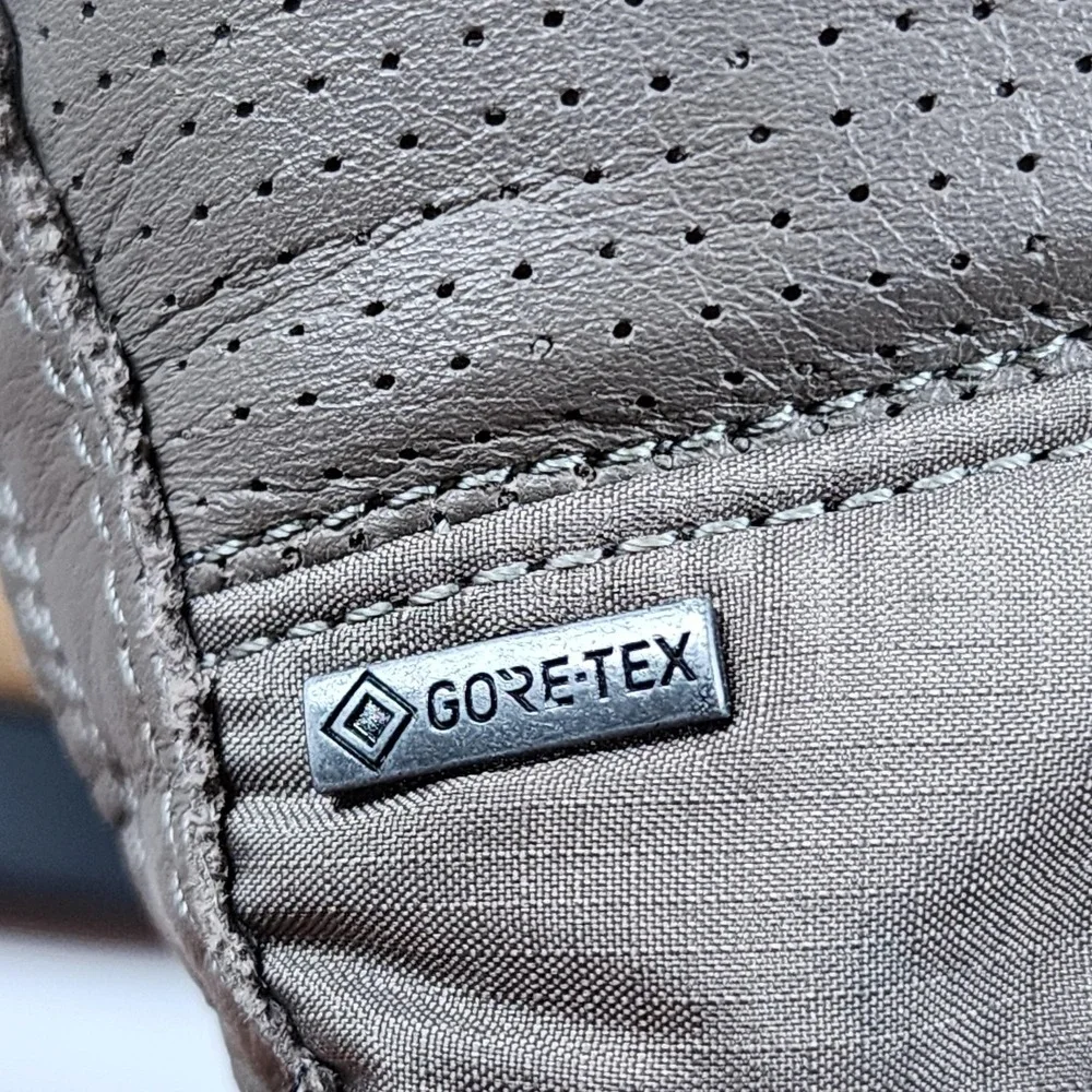 ECCO Soft 7 Gore-Tex Boots Womens 6.5 Gray Leather‎ Waterproof Ankle Snow Winter